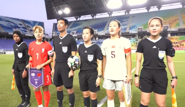 启运操盘 中场失控，1-1遭扳平！中国女足半场压哨丢球，被韩国压着打狼狈